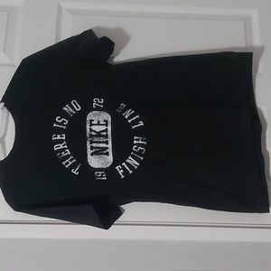 Nike 1972 There is no Finish Line mens graphic tshirt